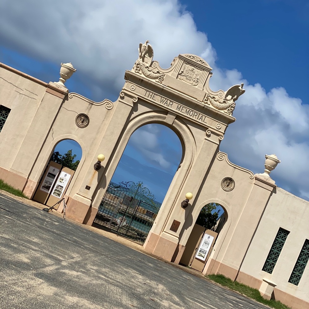 Meet your Posher, Mia